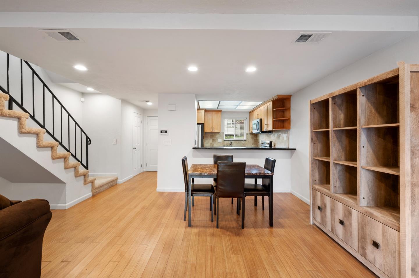 Detail Gallery Image 14 of 36 For 504 Thornton St, San Leandro,  CA 94577 - 2 Beds | 1/1 Baths