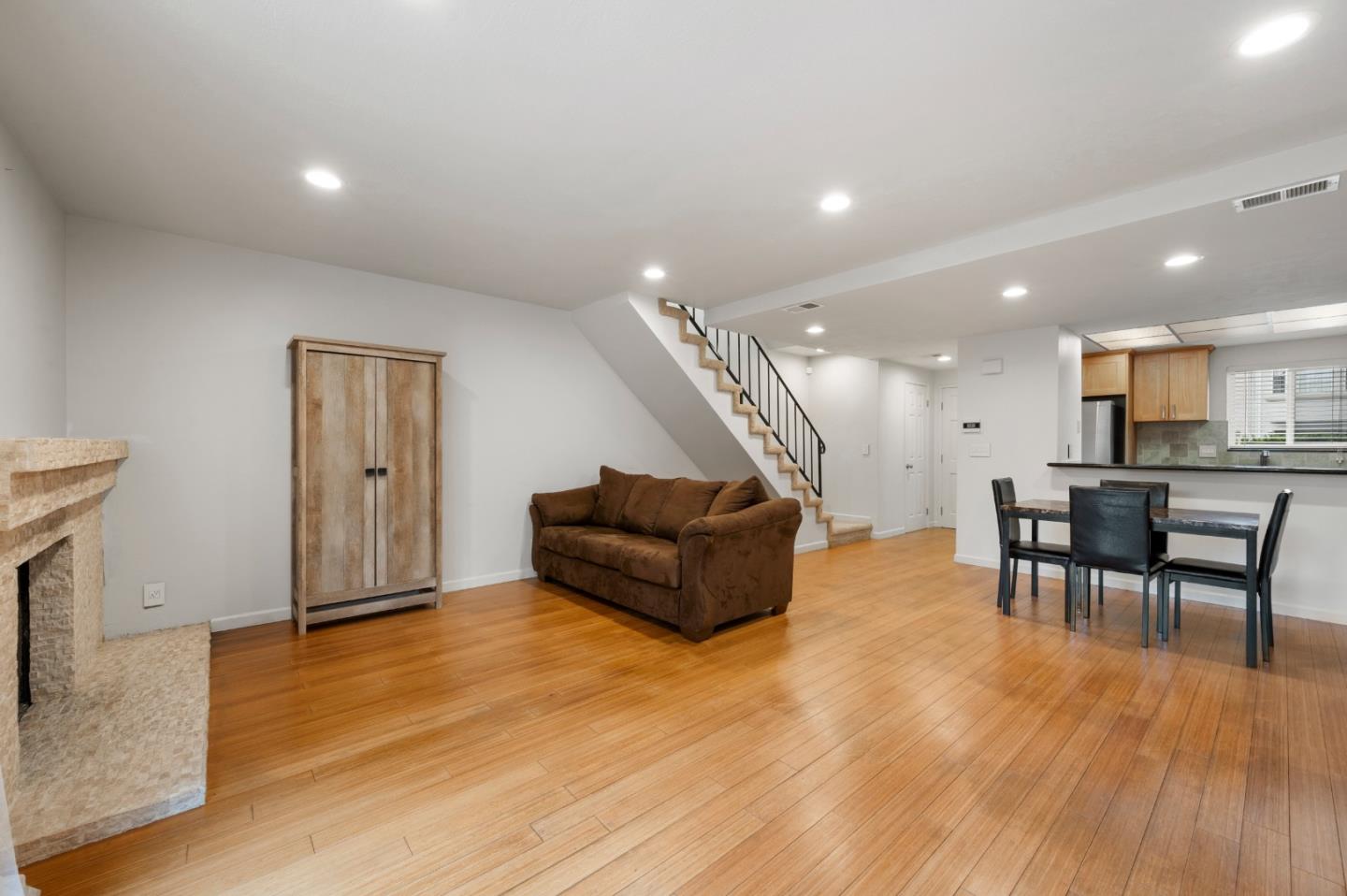 Detail Gallery Image 19 of 36 For 504 Thornton St, San Leandro,  CA 94577 - 2 Beds | 1/1 Baths