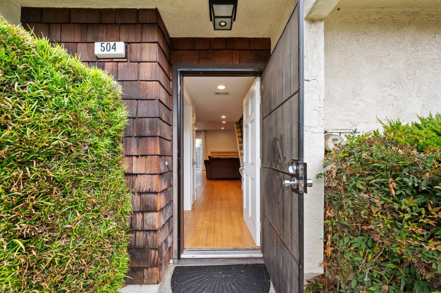 Detail Gallery Image 4 of 36 For 504 Thornton St, San Leandro,  CA 94577 - 2 Beds | 1/1 Baths