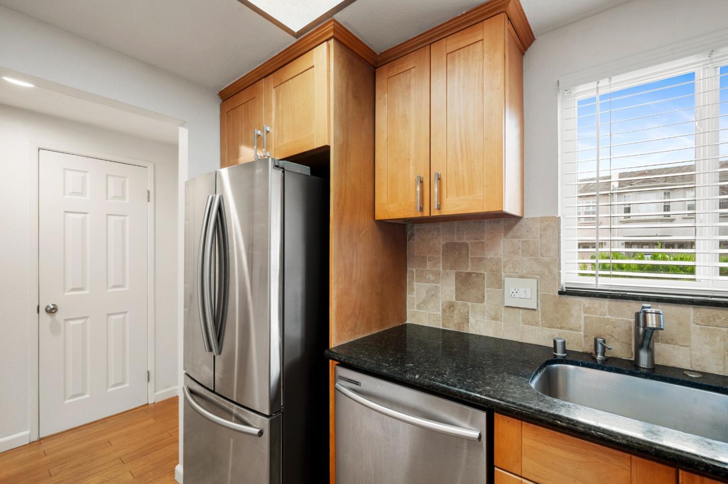 Detail Gallery Image 9 of 36 For 504 Thornton St, San Leandro,  CA 94577 - 2 Beds | 1/1 Baths