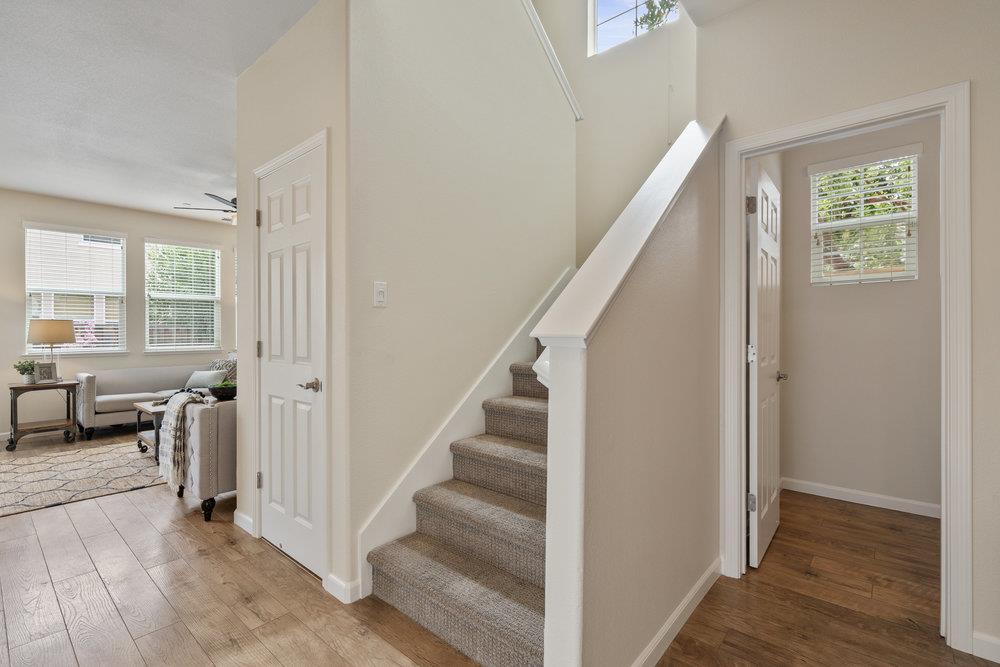 Detail Gallery Image 10 of 50 For 130 Lusitano Way, Gilroy,  CA 95020 - 4 Beds | 2/1 Baths