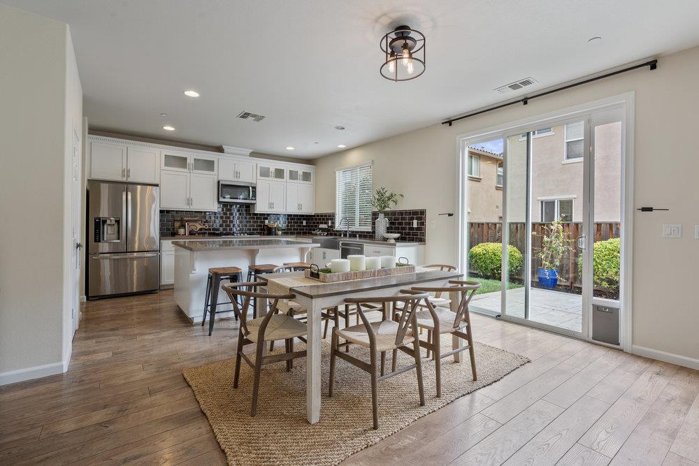 Detail Gallery Image 14 of 50 For 130 Lusitano Way, Gilroy,  CA 95020 - 4 Beds | 2/1 Baths