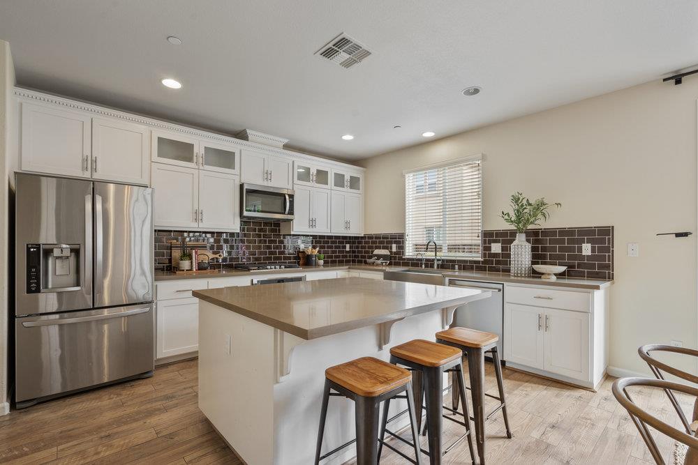 Detail Gallery Image 16 of 50 For 130 Lusitano Way, Gilroy,  CA 95020 - 4 Beds | 2/1 Baths