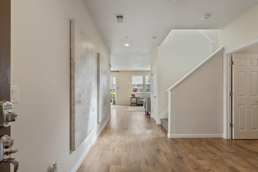 Detail Gallery Image 6 of 50 For 130 Lusitano Way, Gilroy,  CA 95020 - 4 Beds | 2/1 Baths