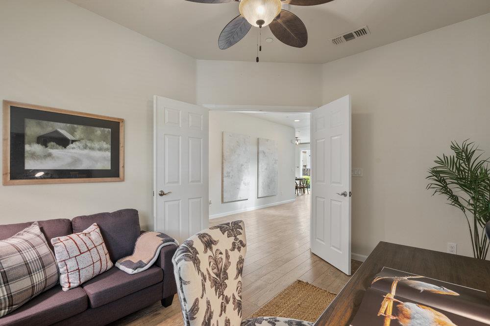 Detail Gallery Image 8 of 50 For 130 Lusitano Way, Gilroy,  CA 95020 - 4 Beds | 2/1 Baths