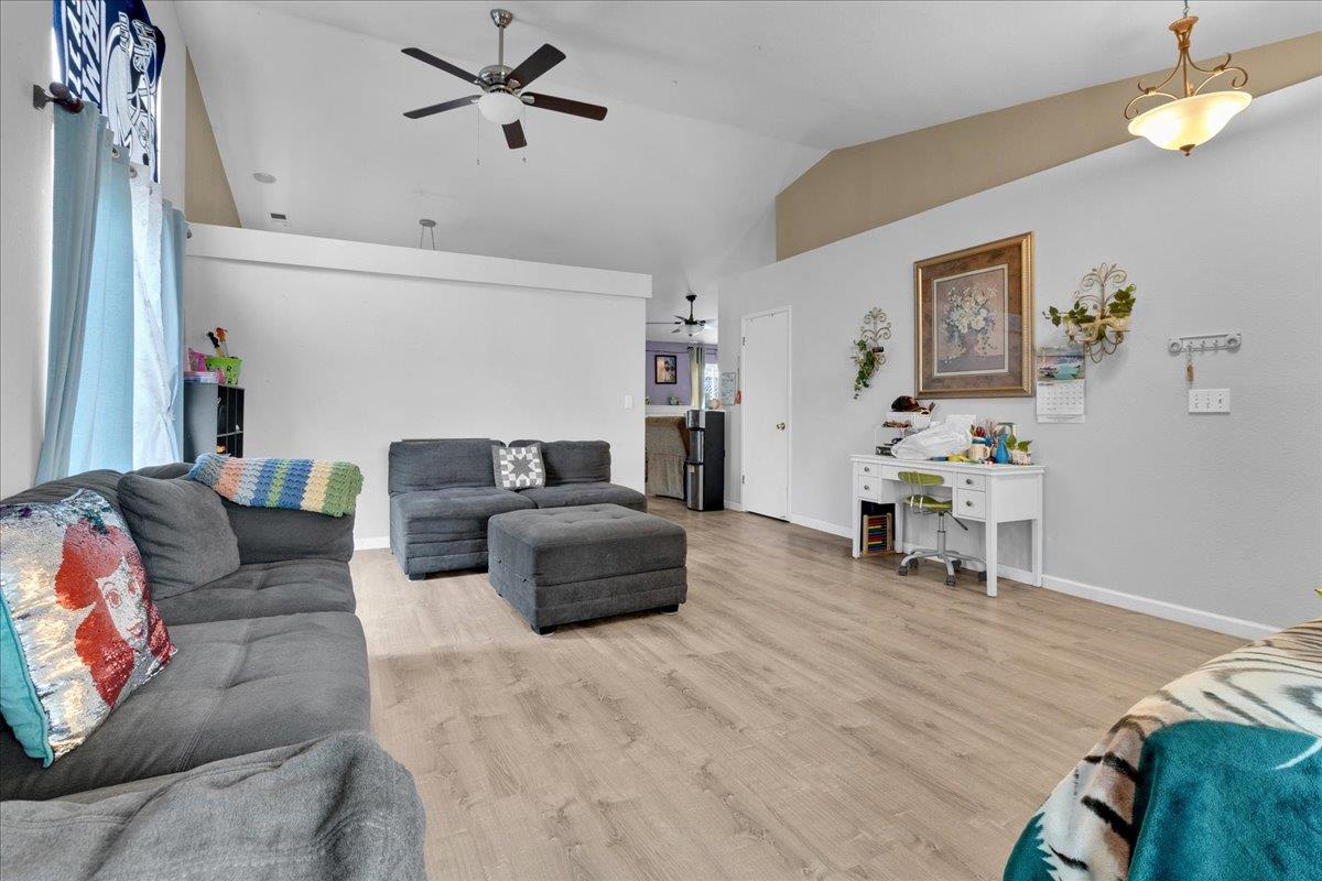 Detail Gallery Image 10 of 37 For 981 Marne Dr, Hollister,  CA 95023 - 3 Beds | 2 Baths