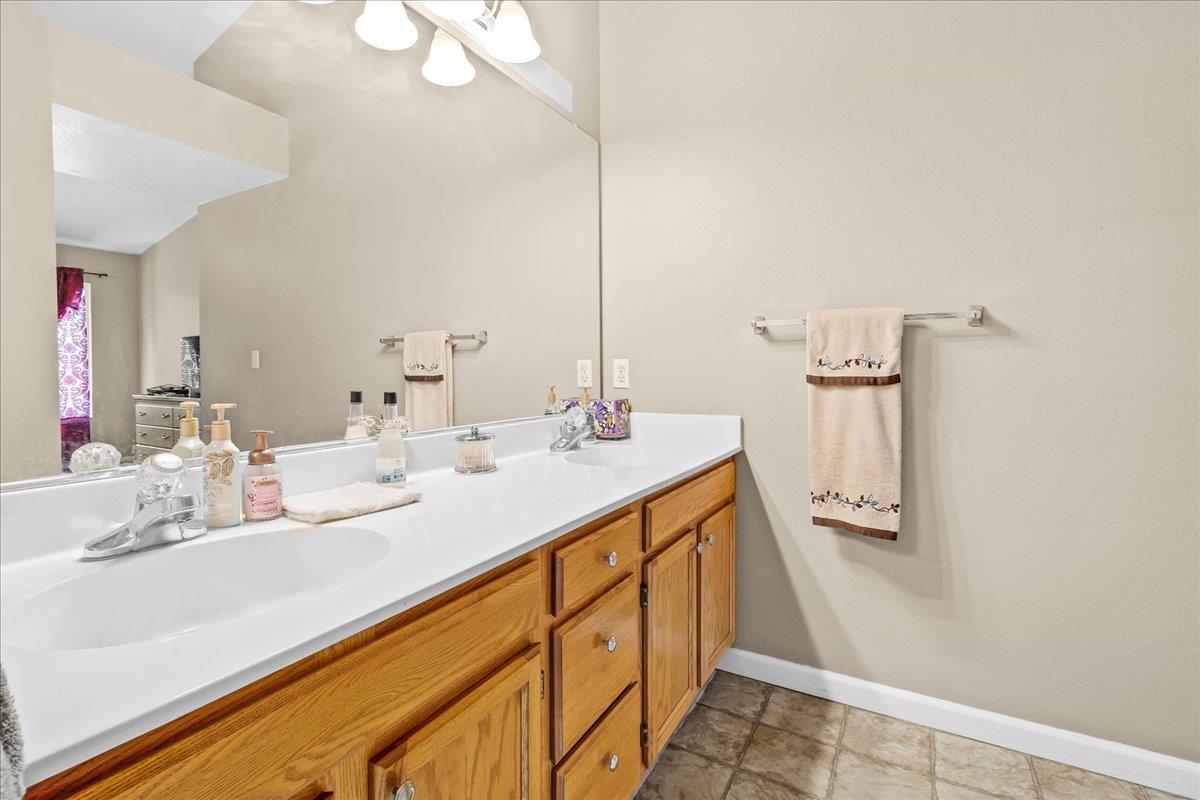 Detail Gallery Image 21 of 37 For 981 Marne Dr, Hollister,  CA 95023 - 3 Beds | 2 Baths