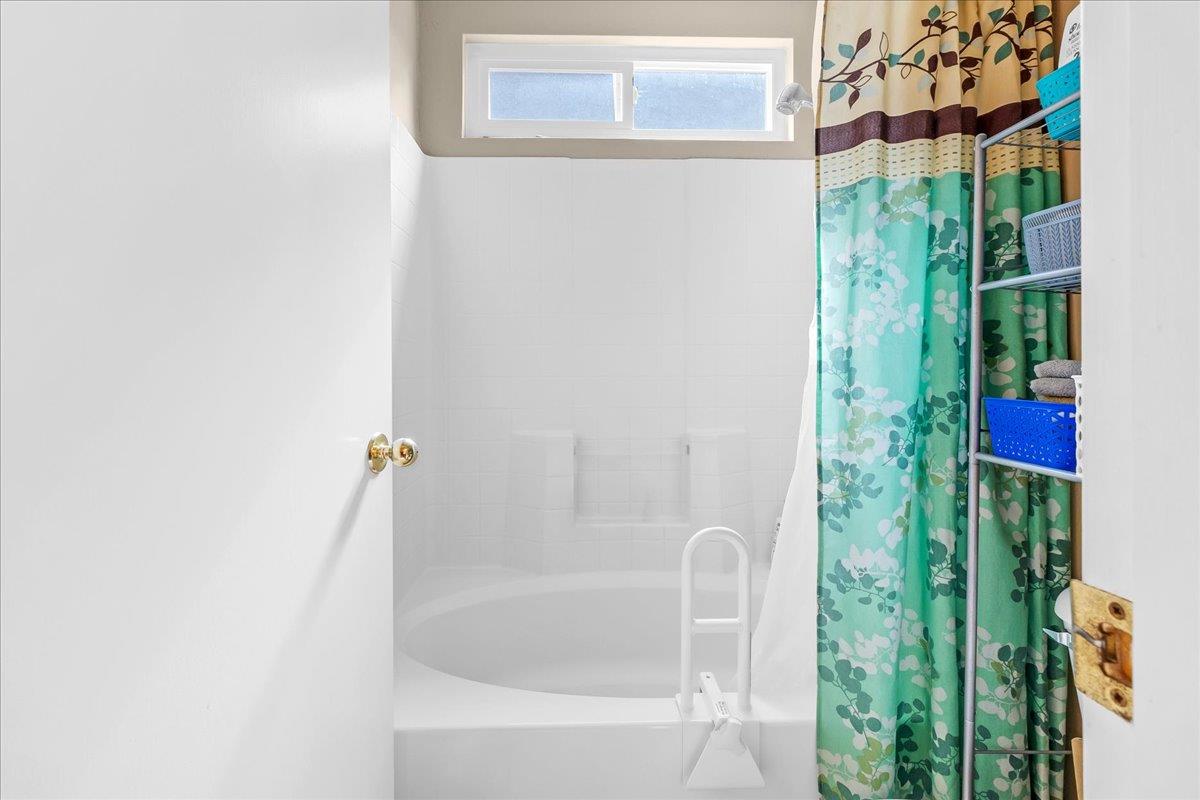 Detail Gallery Image 22 of 37 For 981 Marne Dr, Hollister,  CA 95023 - 3 Beds | 2 Baths