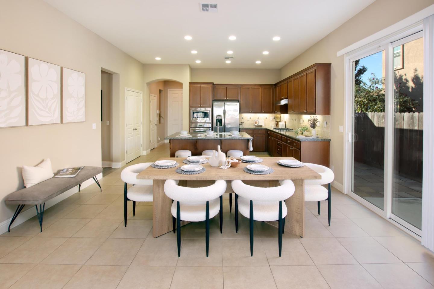 Detail Gallery Image 13 of 44 For 1330 Brigantino Dr, Hollister,  CA 95023 - 4 Beds | 2 Baths