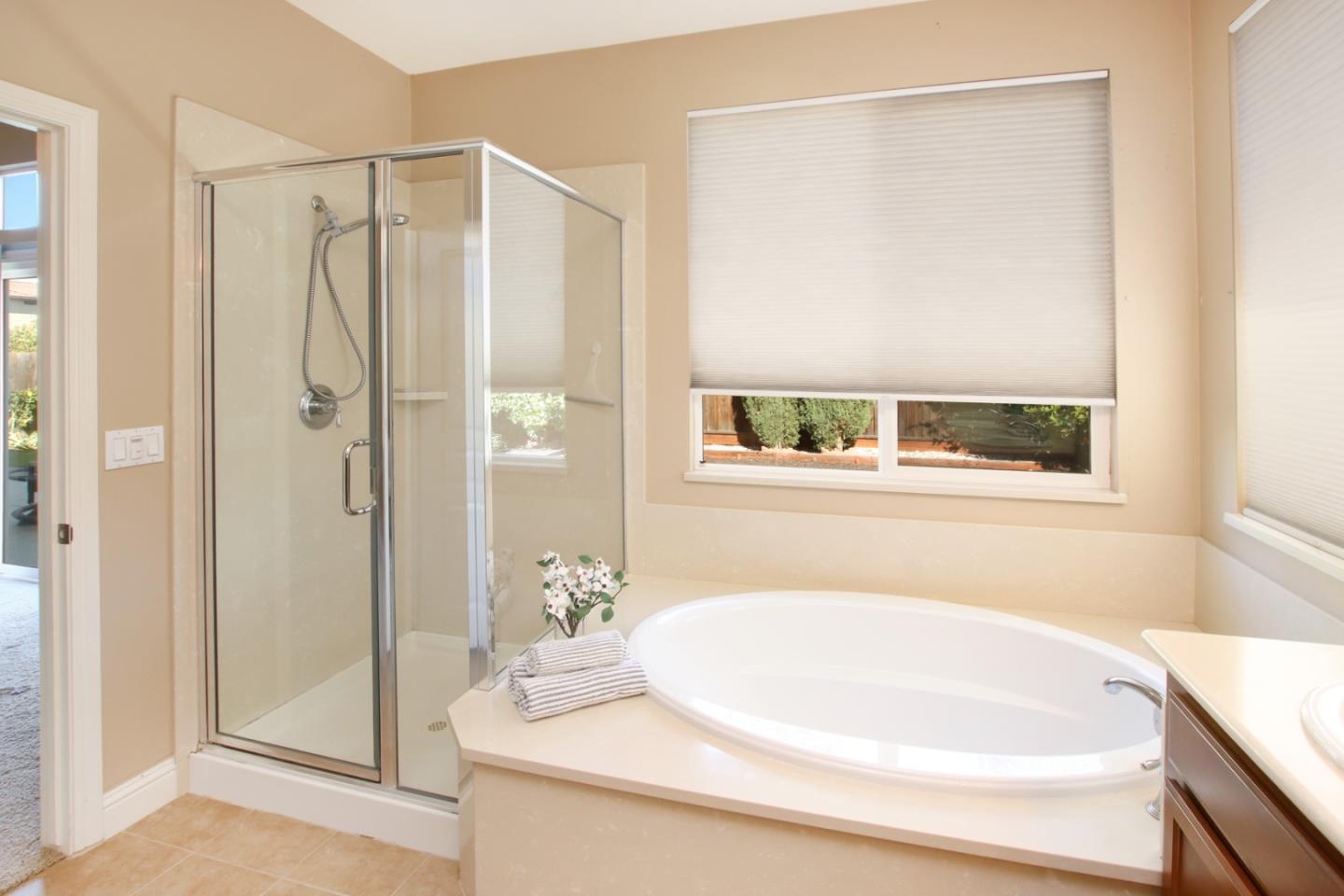 Detail Gallery Image 33 of 44 For 1330 Brigantino Dr, Hollister,  CA 95023 - 4 Beds | 2 Baths