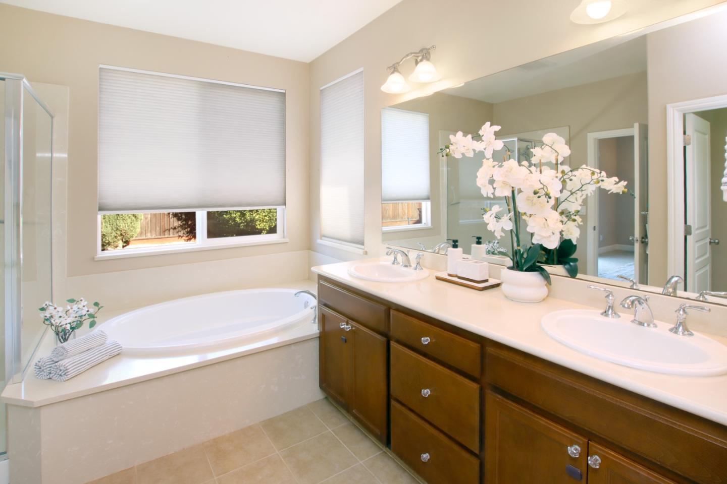 Detail Gallery Image 34 of 44 For 1330 Brigantino Dr, Hollister,  CA 95023 - 4 Beds | 2 Baths