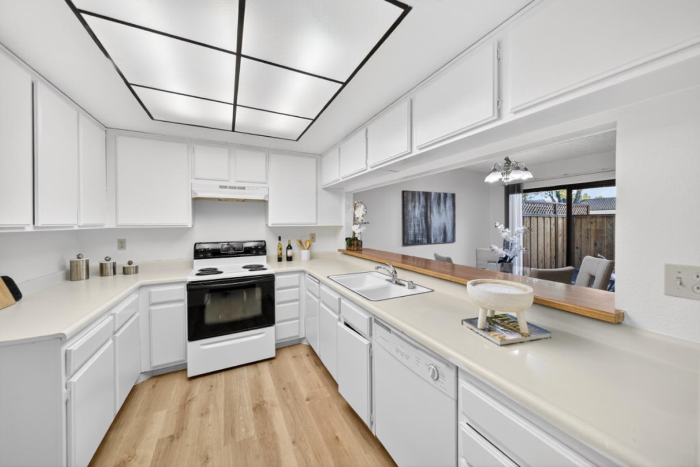 Detail Gallery Image 11 of 36 For 738 Gettysburg Way, Gilroy,  CA 95020 - 2 Beds | 2/1 Baths