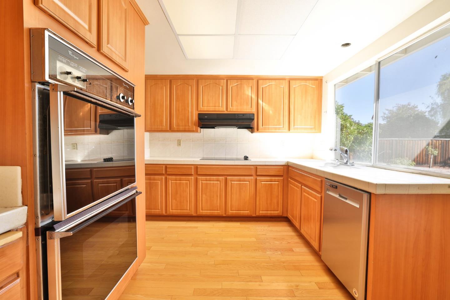 Detail Gallery Image 11 of 24 For 6871 Tunbridge Way, San Jose,  CA 95120 - 4 Beds | 2 Baths