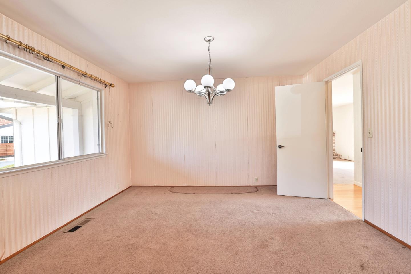 Detail Gallery Image 5 of 24 For 6871 Tunbridge Way, San Jose,  CA 95120 - 4 Beds | 2 Baths