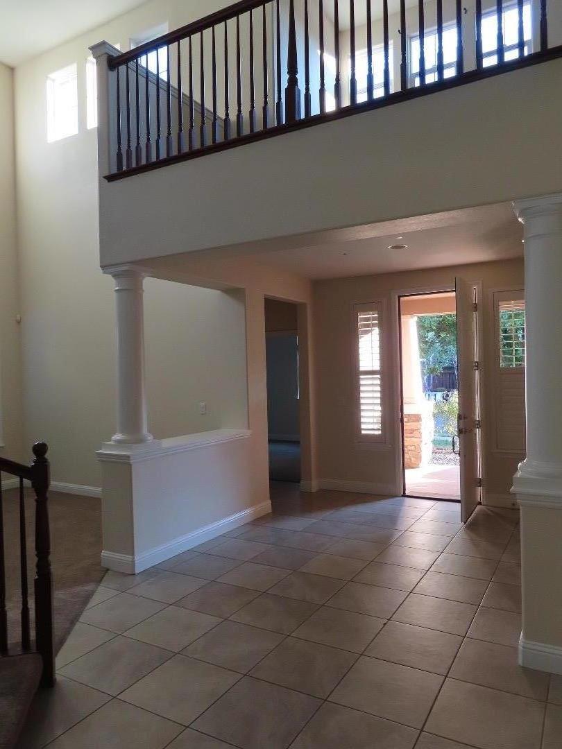 Detail Gallery Image 4 of 17 For 176 N Sierra Madre St, Tracy,  CA 95391 - 4 Beds | 3/1 Baths