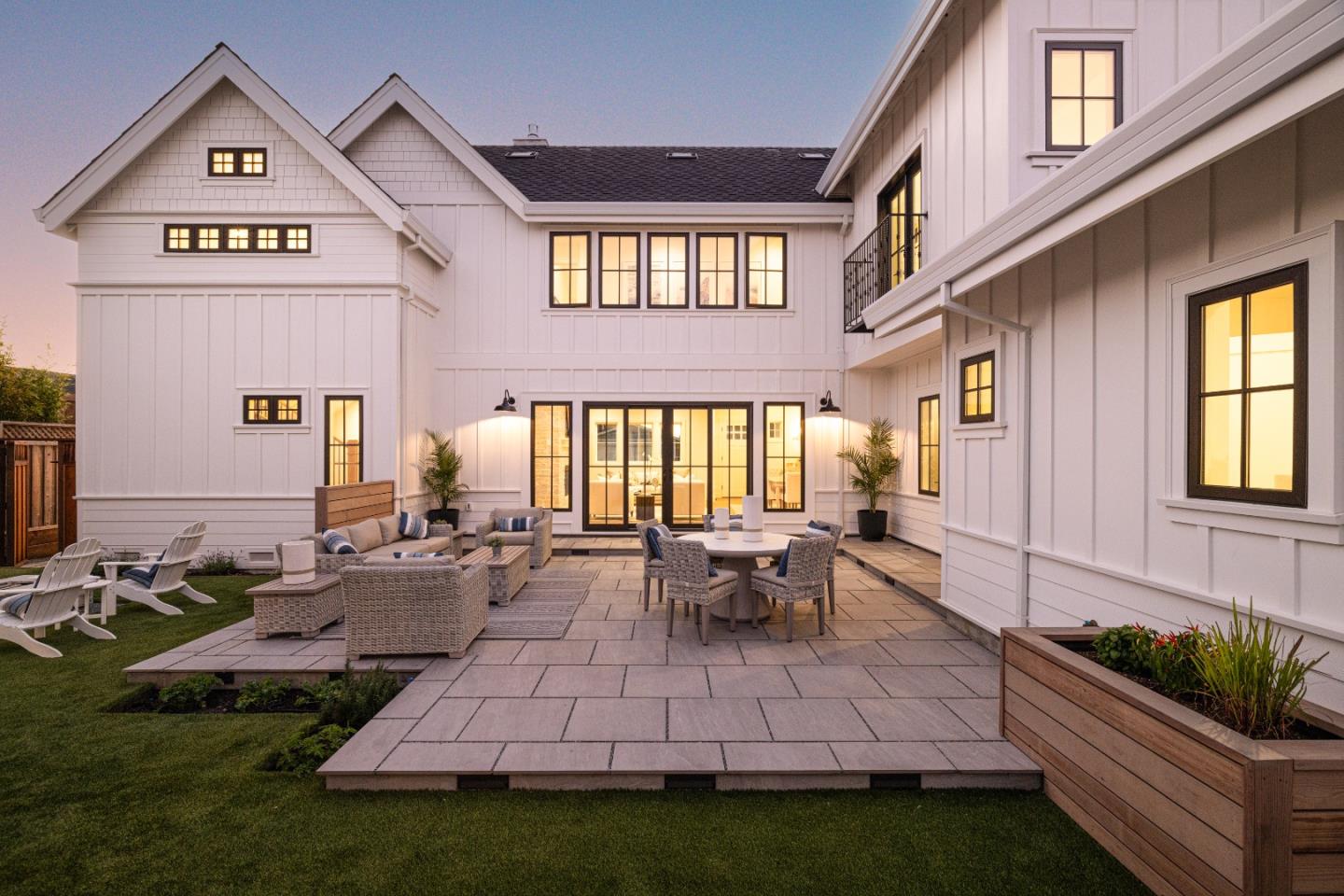 Detail Gallery Image 11 of 48 For 655 Potter Ave, Half Moon Bay,  CA 94019 - 4 Beds | 3/1 Baths