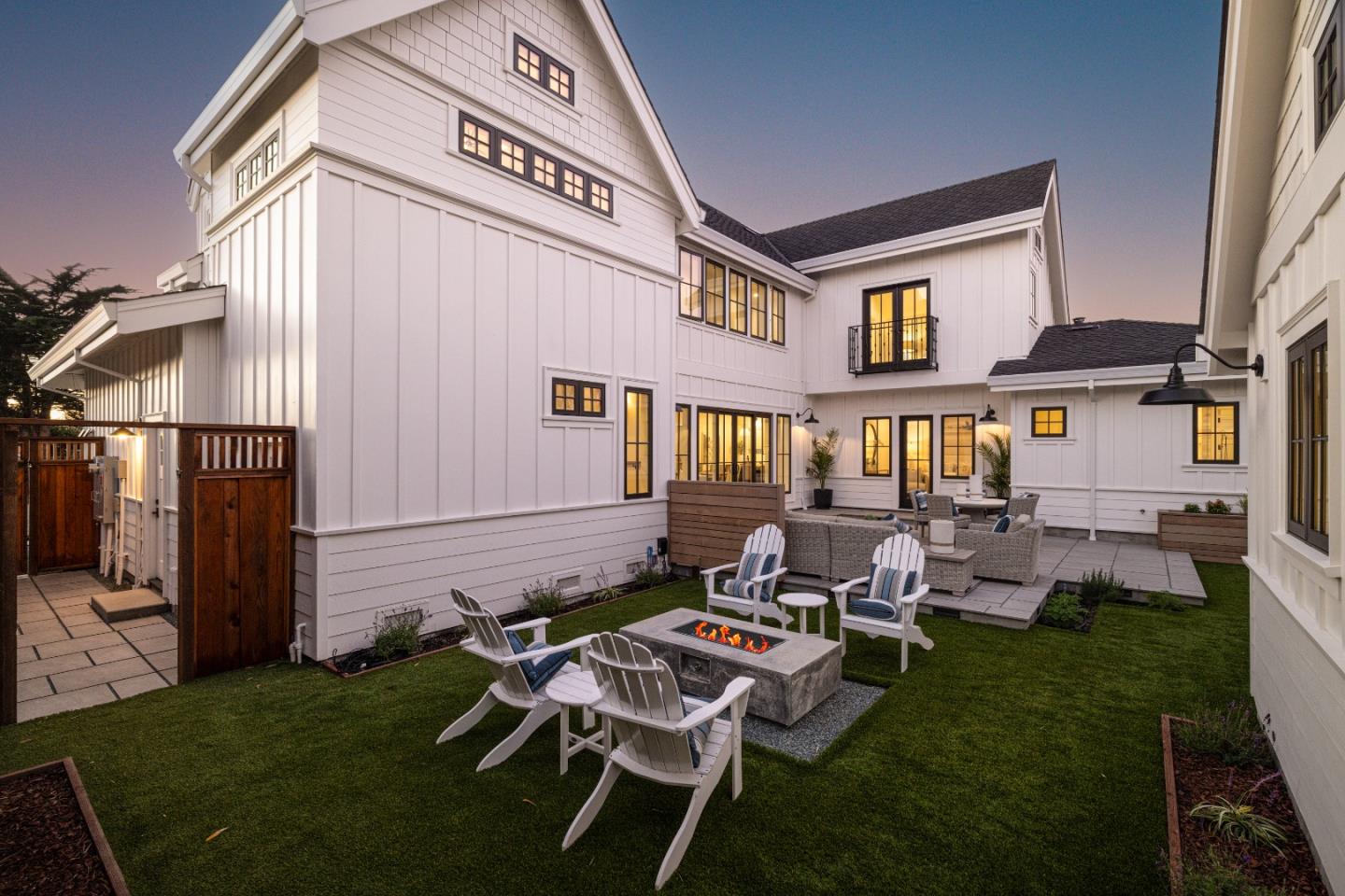 Detail Gallery Image 5 of 48 For 655 Potter Ave, Half Moon Bay,  CA 94019 - 4 Beds | 3/1 Baths