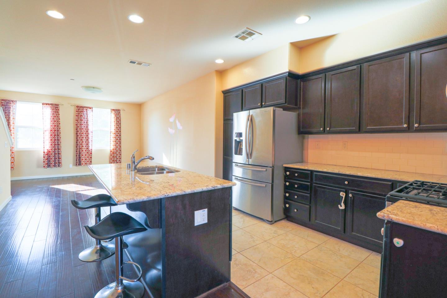 Detail Gallery Image 12 of 34 For 5898 via Lugano, Fremont,  CA 94555 - 3 Beds | 3/1 Baths