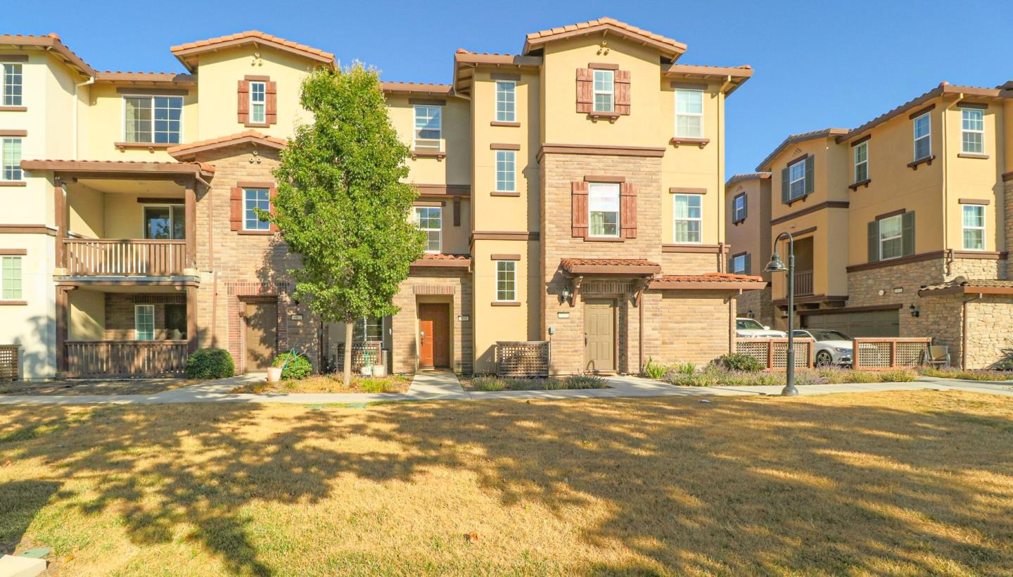 Detail Gallery Image 3 of 34 For 5898 via Lugano, Fremont,  CA 94555 - 3 Beds | 3/1 Baths