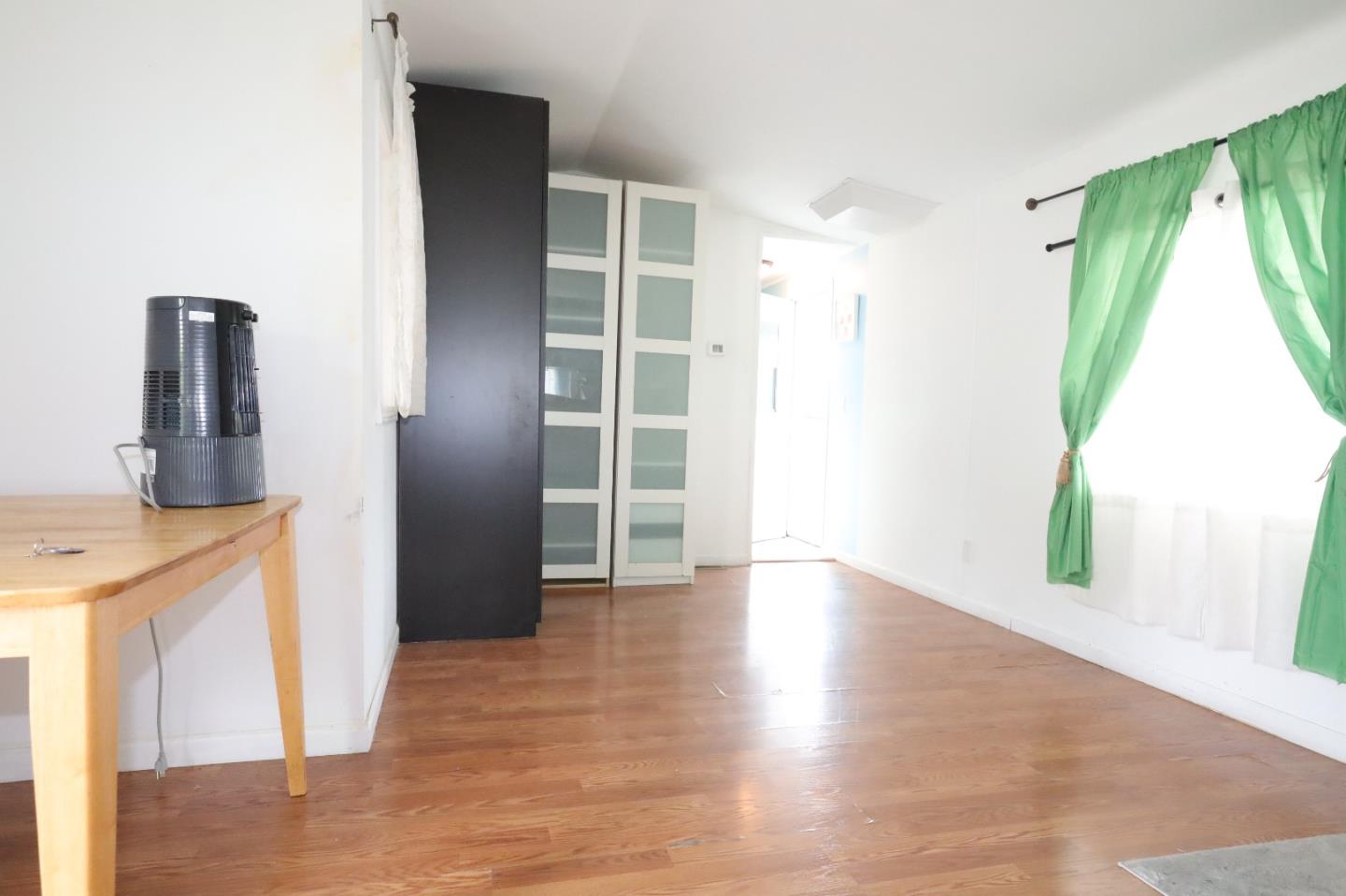 Detail Gallery Image 5 of 12 For 60 Wilson Way #150,  Milpitas,  CA 95035 - 1 Beds | 2 Baths