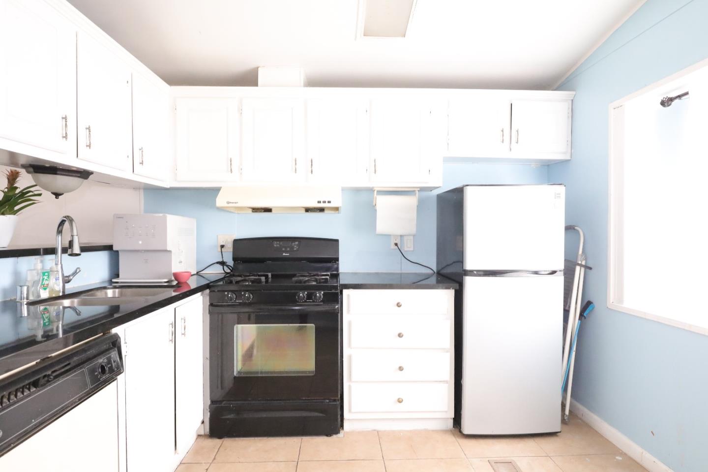 Detail Gallery Image 7 of 12 For 60 Wilson Way #150,  Milpitas,  CA 95035 - 1 Beds | 2 Baths