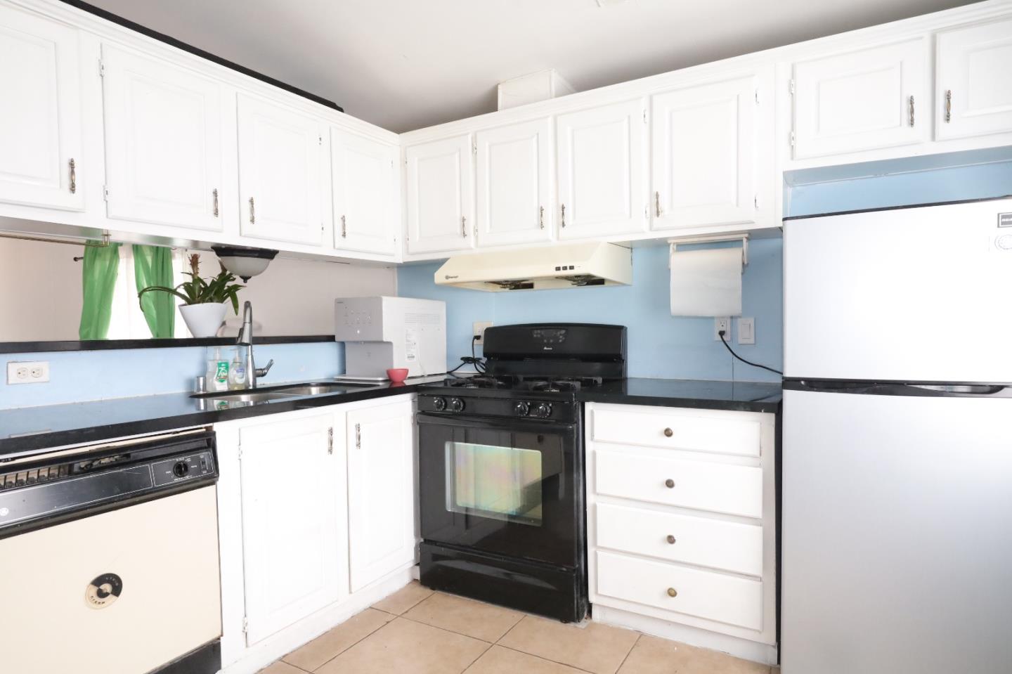 Detail Gallery Image 8 of 12 For 60 Wilson Way #150,  Milpitas,  CA 95035 - 1 Beds | 2 Baths