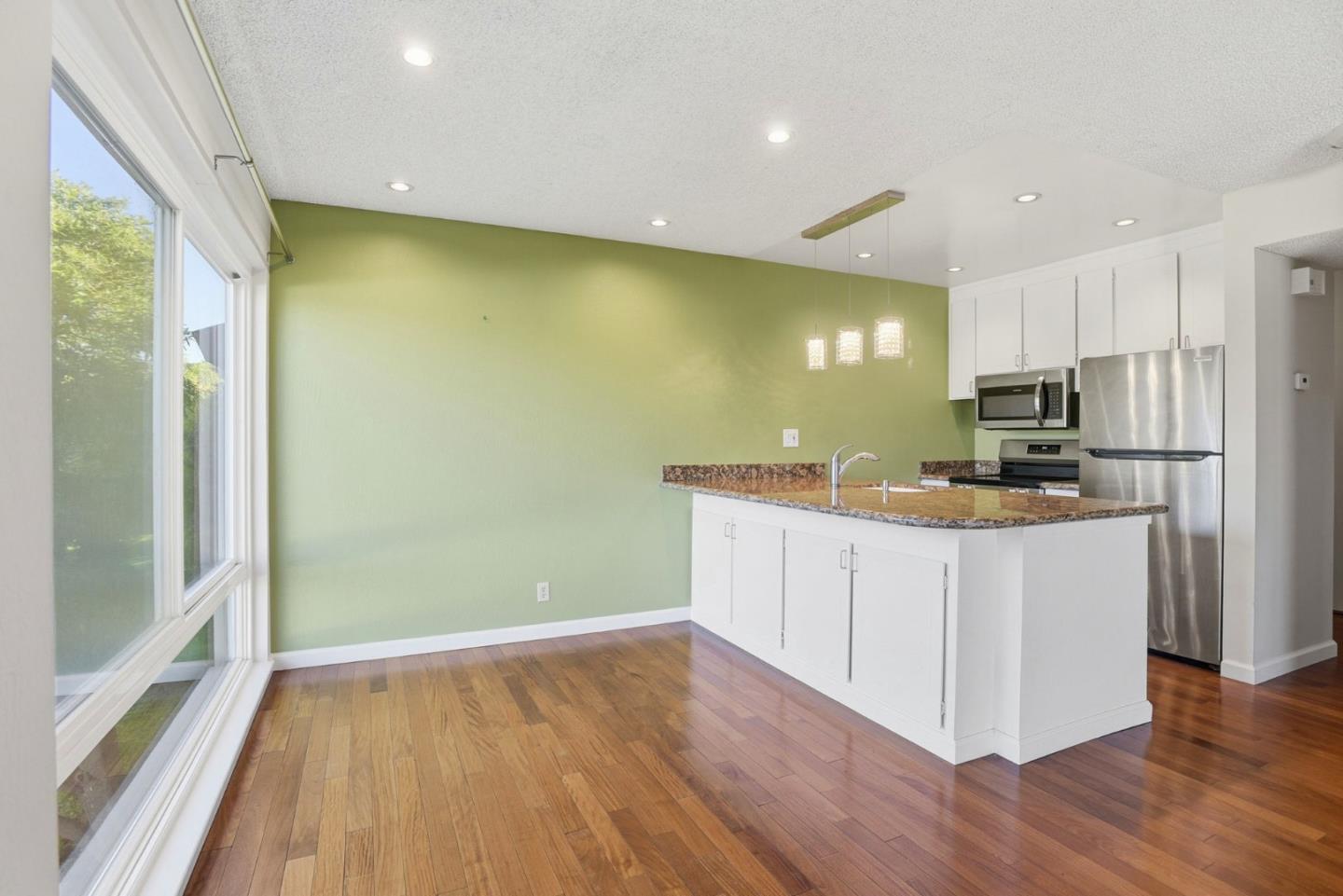 Detail Gallery Image 10 of 29 For 707 Fathom Dr #211,  San Mateo,  CA 94404 - 1 Beds | 1 Baths