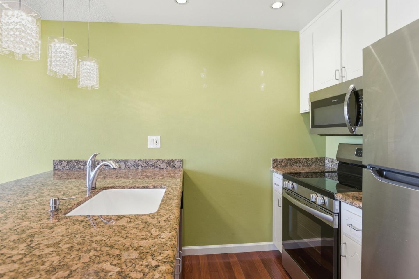 Detail Gallery Image 14 of 29 For 707 Fathom Dr #211,  San Mateo,  CA 94404 - 1 Beds | 1 Baths