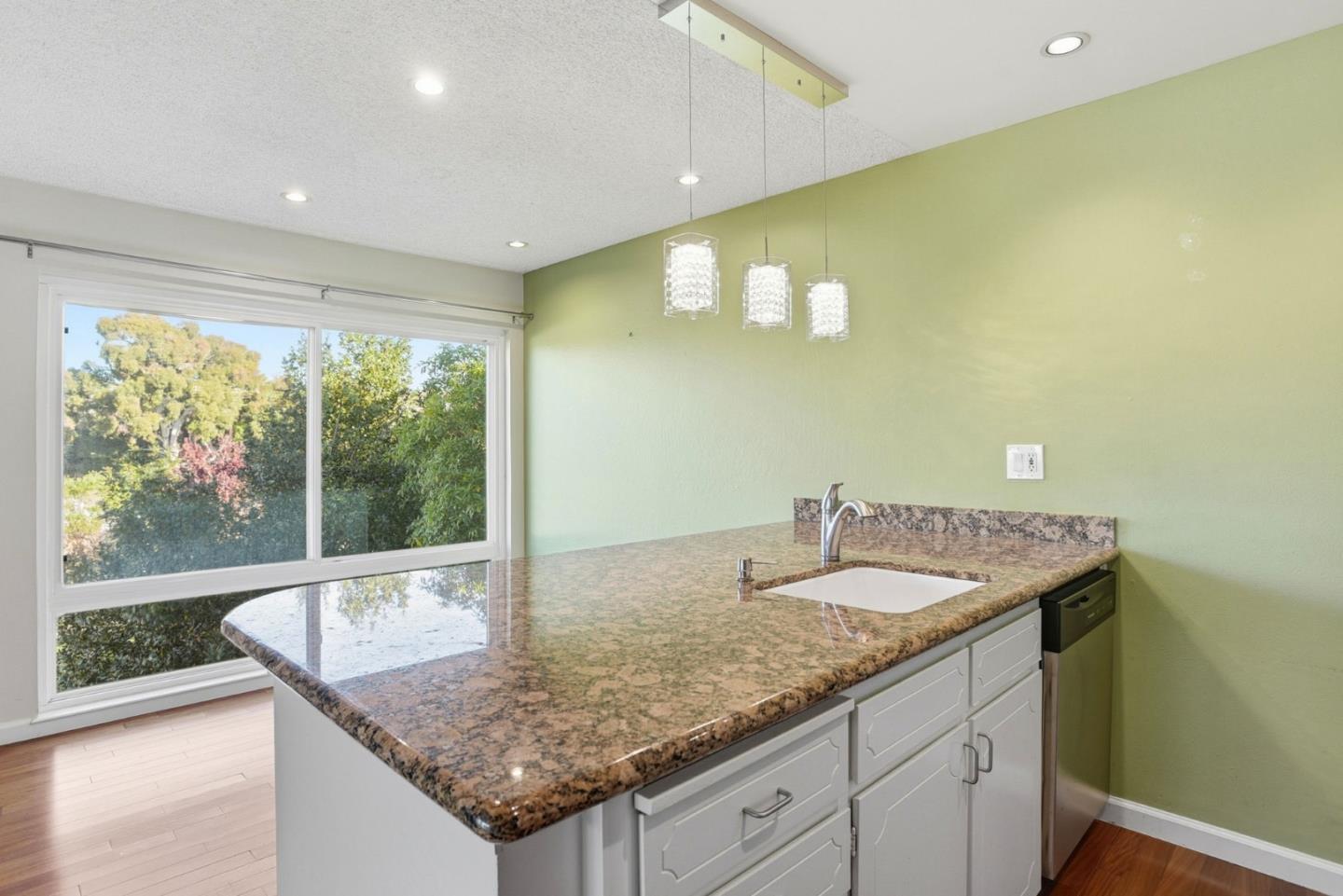 Detail Gallery Image 15 of 29 For 707 Fathom Dr #211,  San Mateo,  CA 94404 - 1 Beds | 1 Baths