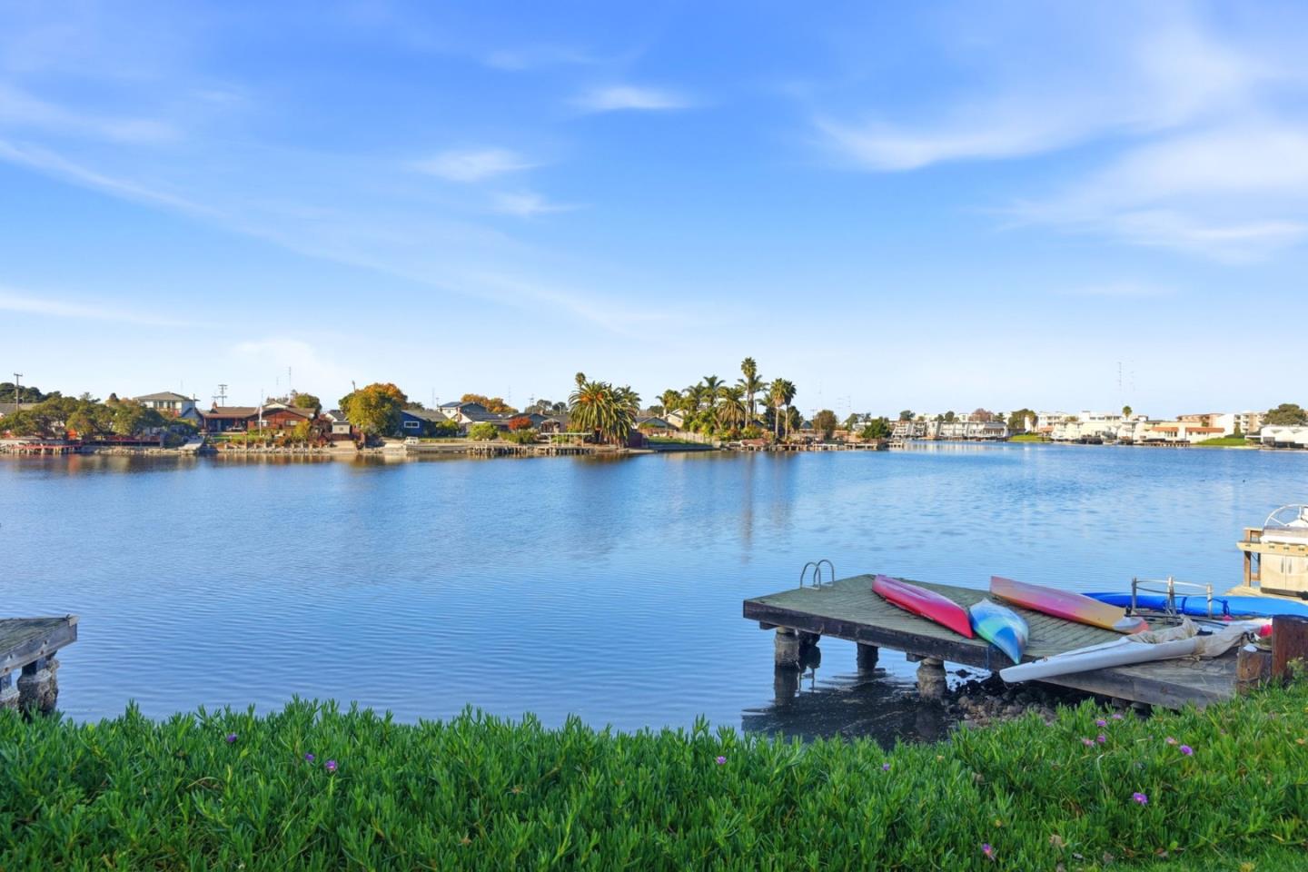 Detail Gallery Image 2 of 29 For 707 Fathom Dr #211,  San Mateo,  CA 94404 - 1 Beds | 1 Baths