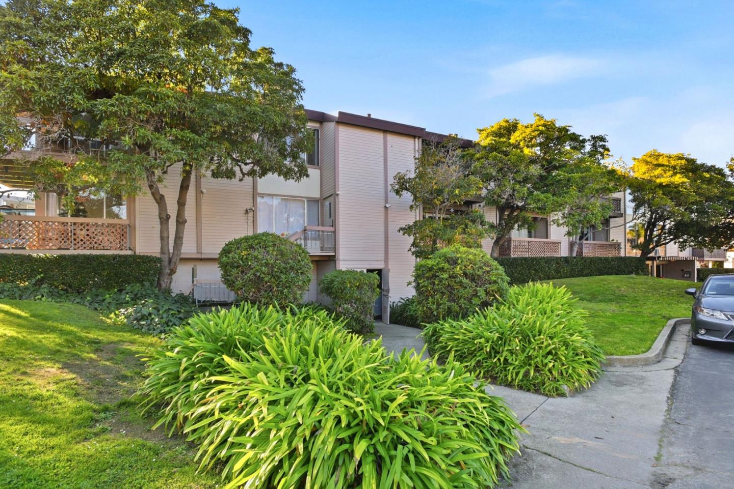 Detail Gallery Image 3 of 29 For 707 Fathom Dr #211,  San Mateo,  CA 94404 - 1 Beds | 1 Baths