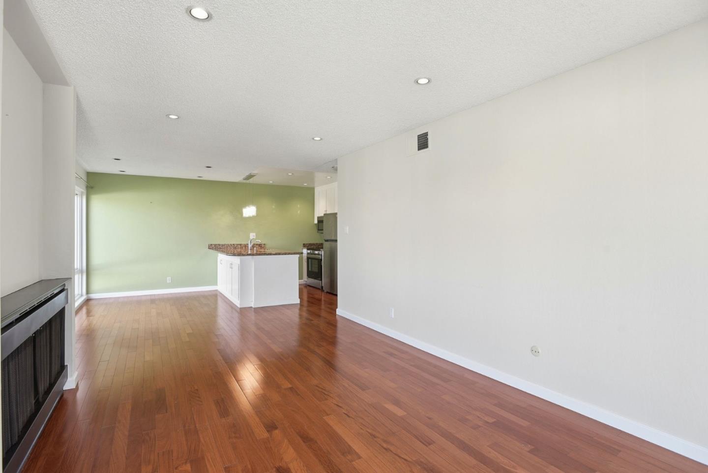 Detail Gallery Image 9 of 29 For 707 Fathom Dr #211,  San Mateo,  CA 94404 - 1 Beds | 1 Baths