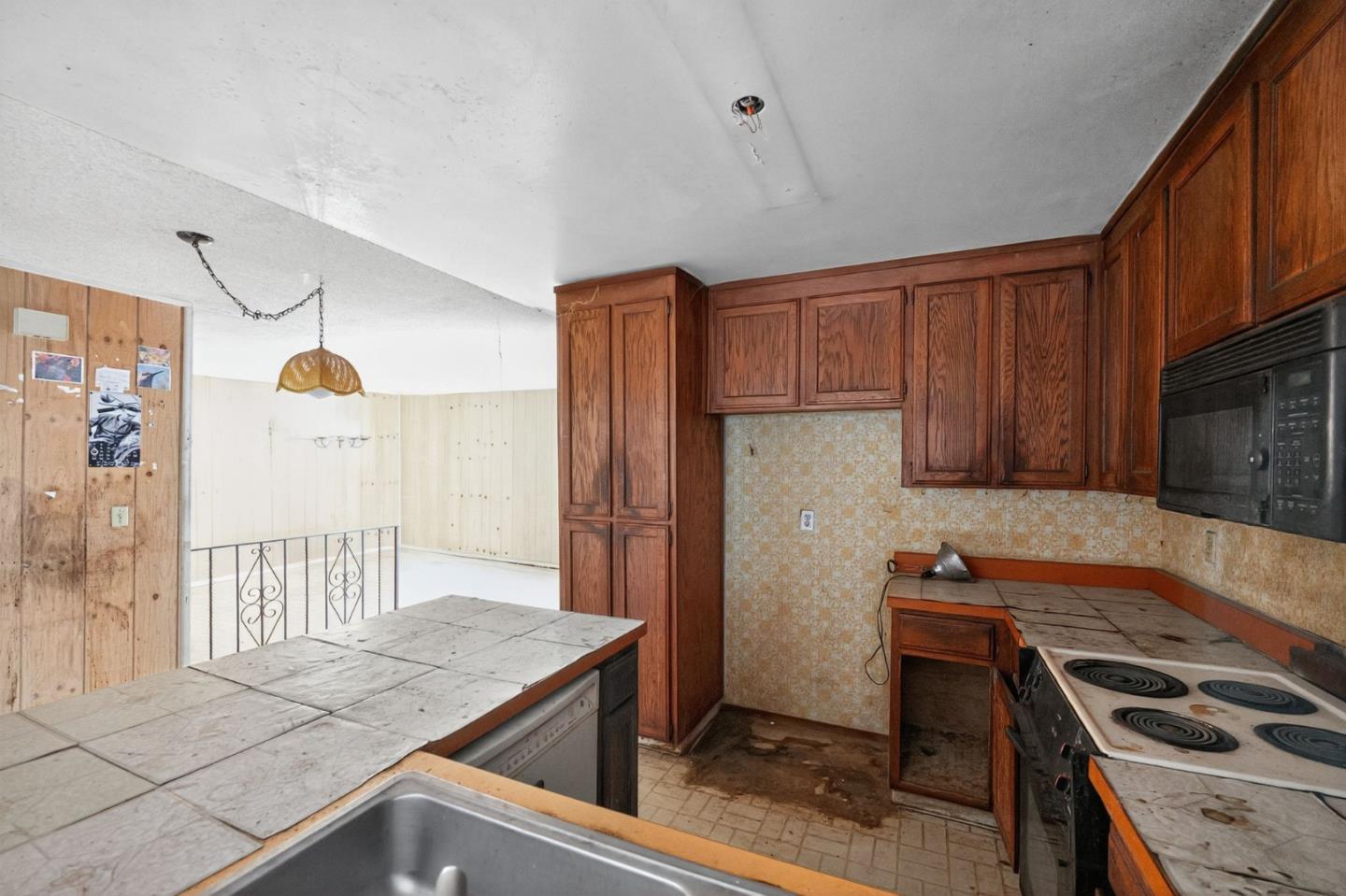 Detail Gallery Image 8 of 33 For 3911 Mylinda Dr, San Jose,  CA 95132 - 3 Beds | 2 Baths