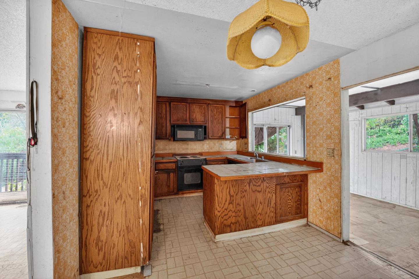 Detail Gallery Image 9 of 33 For 3911 Mylinda Dr, San Jose,  CA 95132 - 3 Beds | 2 Baths