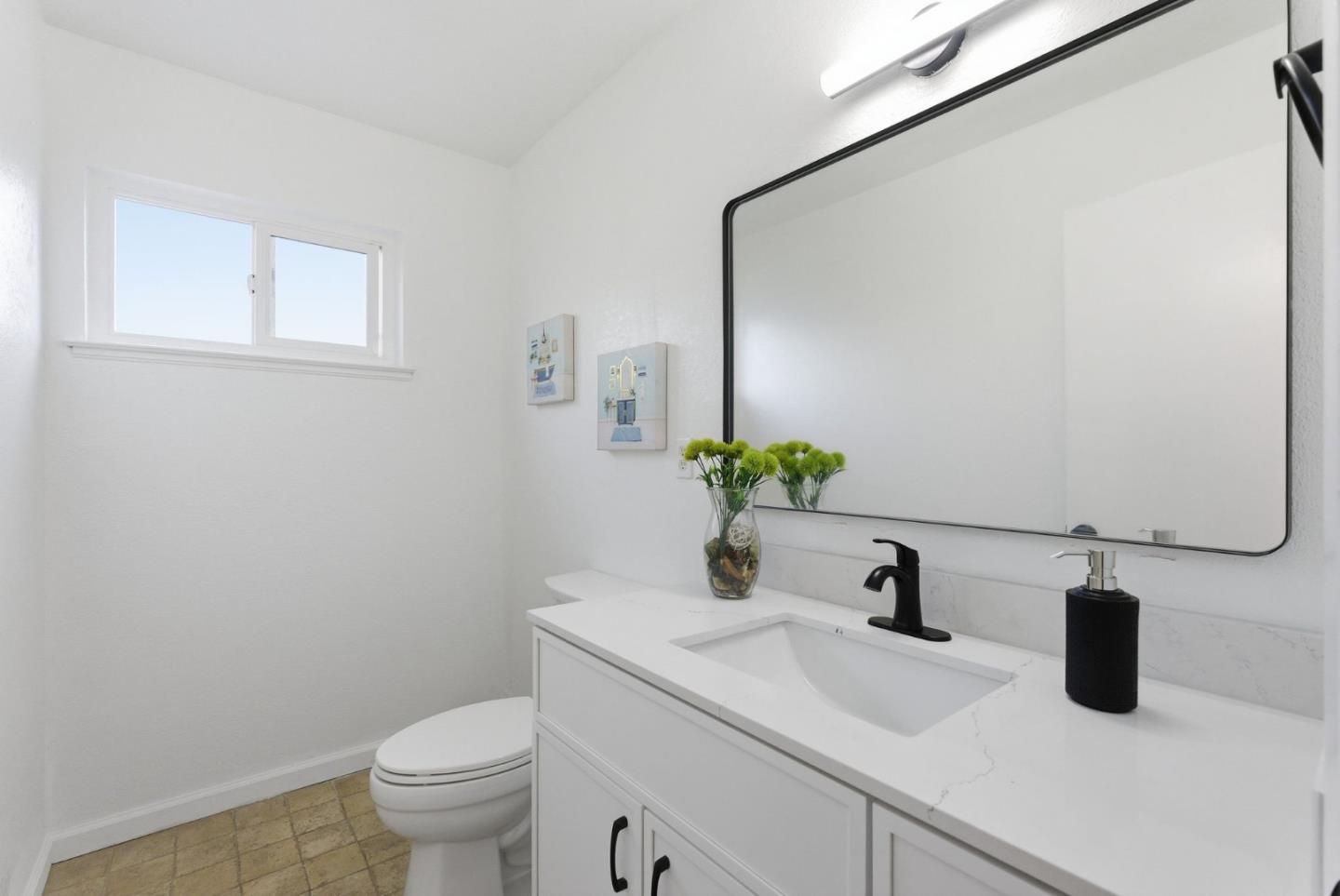 Detail Gallery Image 11 of 75 For 5112 Edenview Dr, San Jose,  CA 95111 - 4 Beds | 2/1 Baths