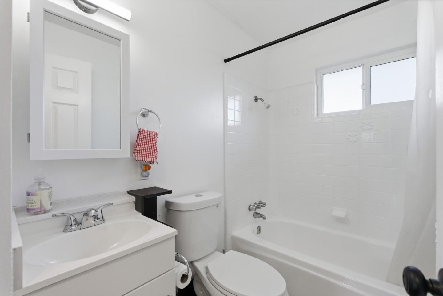 Detail Gallery Image 57 of 75 For 5112 Edenview Dr, San Jose,  CA 95111 - 4 Beds | 2/1 Baths