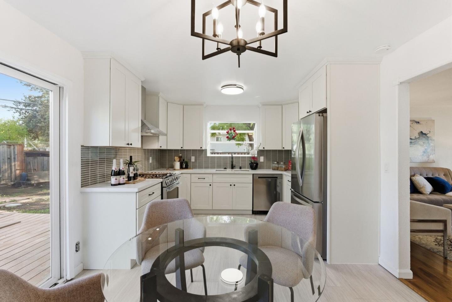 Detail Gallery Image 7 of 75 For 5112 Edenview Dr, San Jose,  CA 95111 - 4 Beds | 2/1 Baths