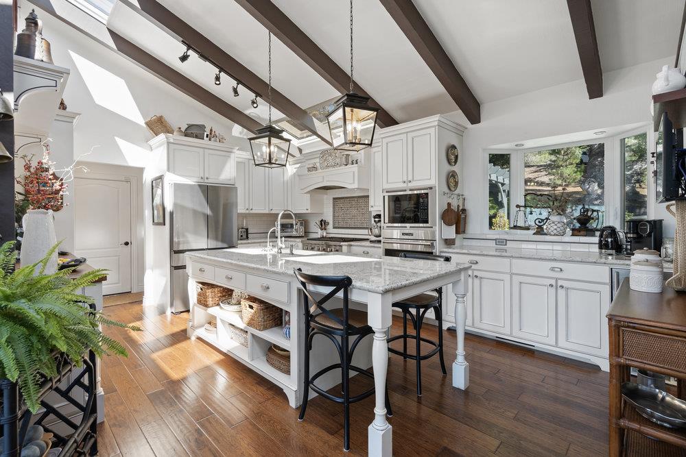 Detail Gallery Image 14 of 56 For 15 Mentone Rd, Carmel,  CA 93923 - 3 Beds | 2 Baths