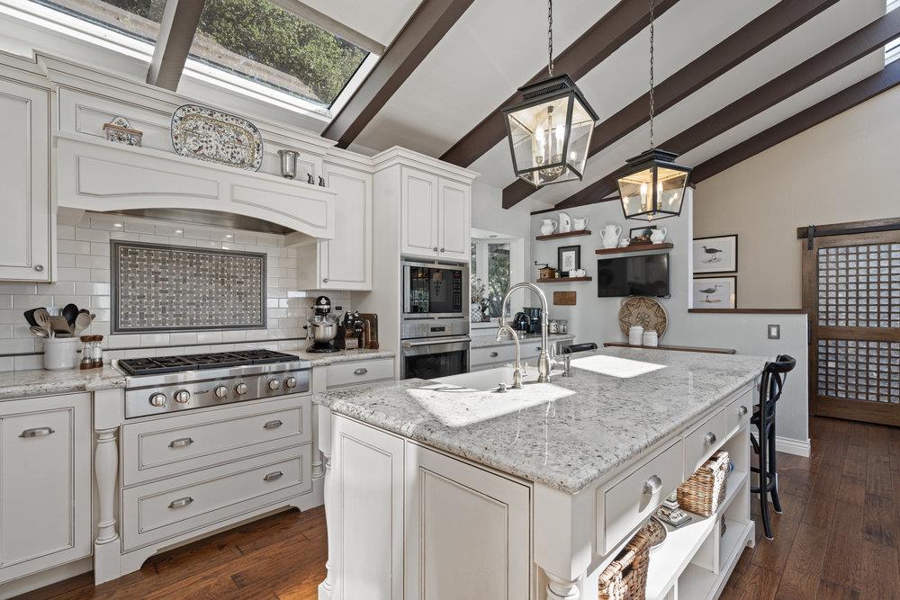 Detail Gallery Image 15 of 56 For 15 Mentone Rd, Carmel,  CA 93923 - 3 Beds | 2 Baths