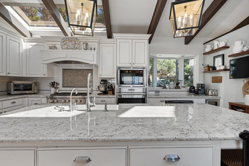 Detail Gallery Image 16 of 56 For 15 Mentone Rd, Carmel,  CA 93923 - 3 Beds | 2 Baths