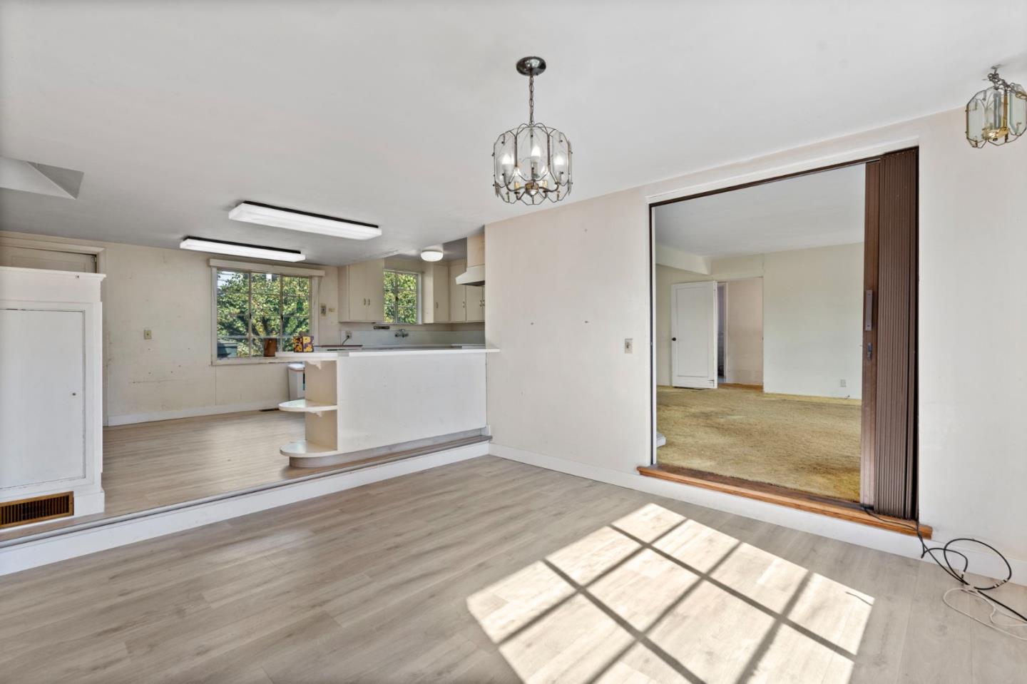 Detail Gallery Image 11 of 37 For 2326 Buena Vista Ave, Belmont,  CA 94002 - 4 Beds | 2 Baths