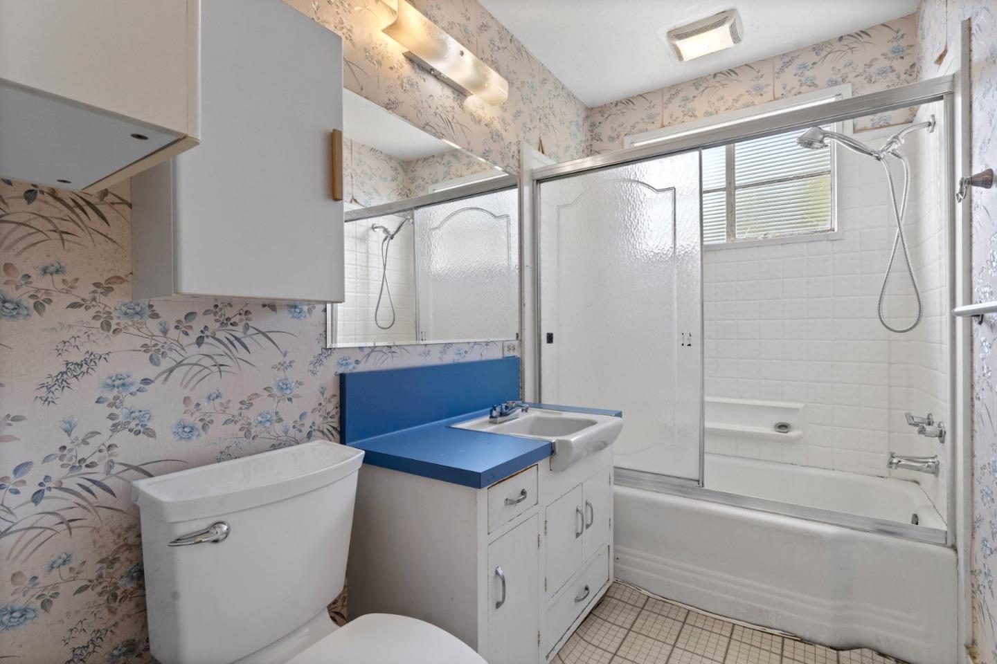 Detail Gallery Image 23 of 37 For 2326 Buena Vista Ave, Belmont,  CA 94002 - 4 Beds | 2 Baths