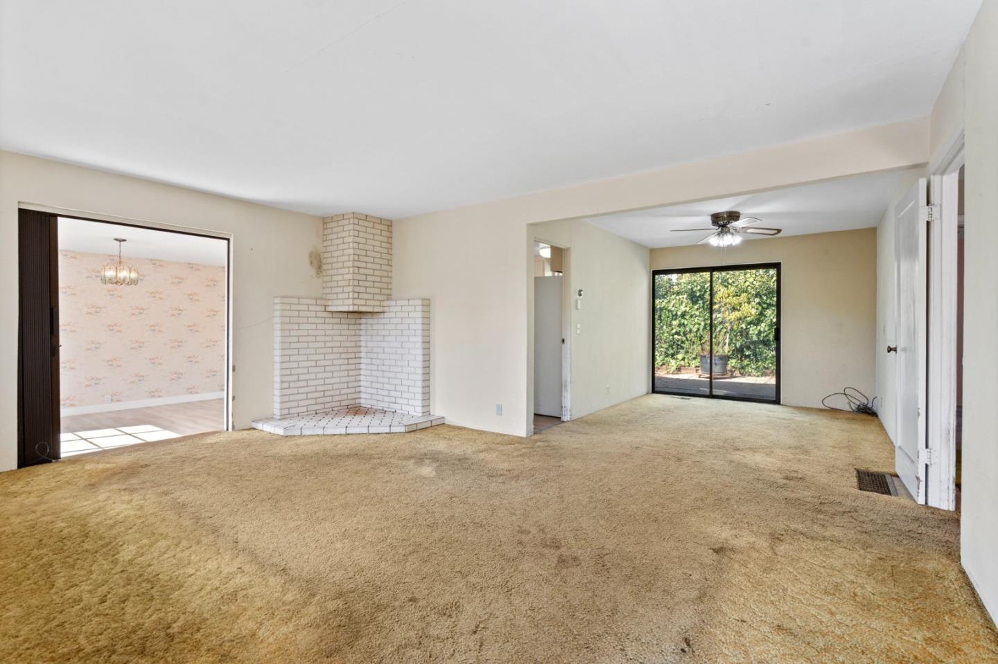 Detail Gallery Image 4 of 37 For 2326 Buena Vista Ave, Belmont,  CA 94002 - 4 Beds | 2 Baths