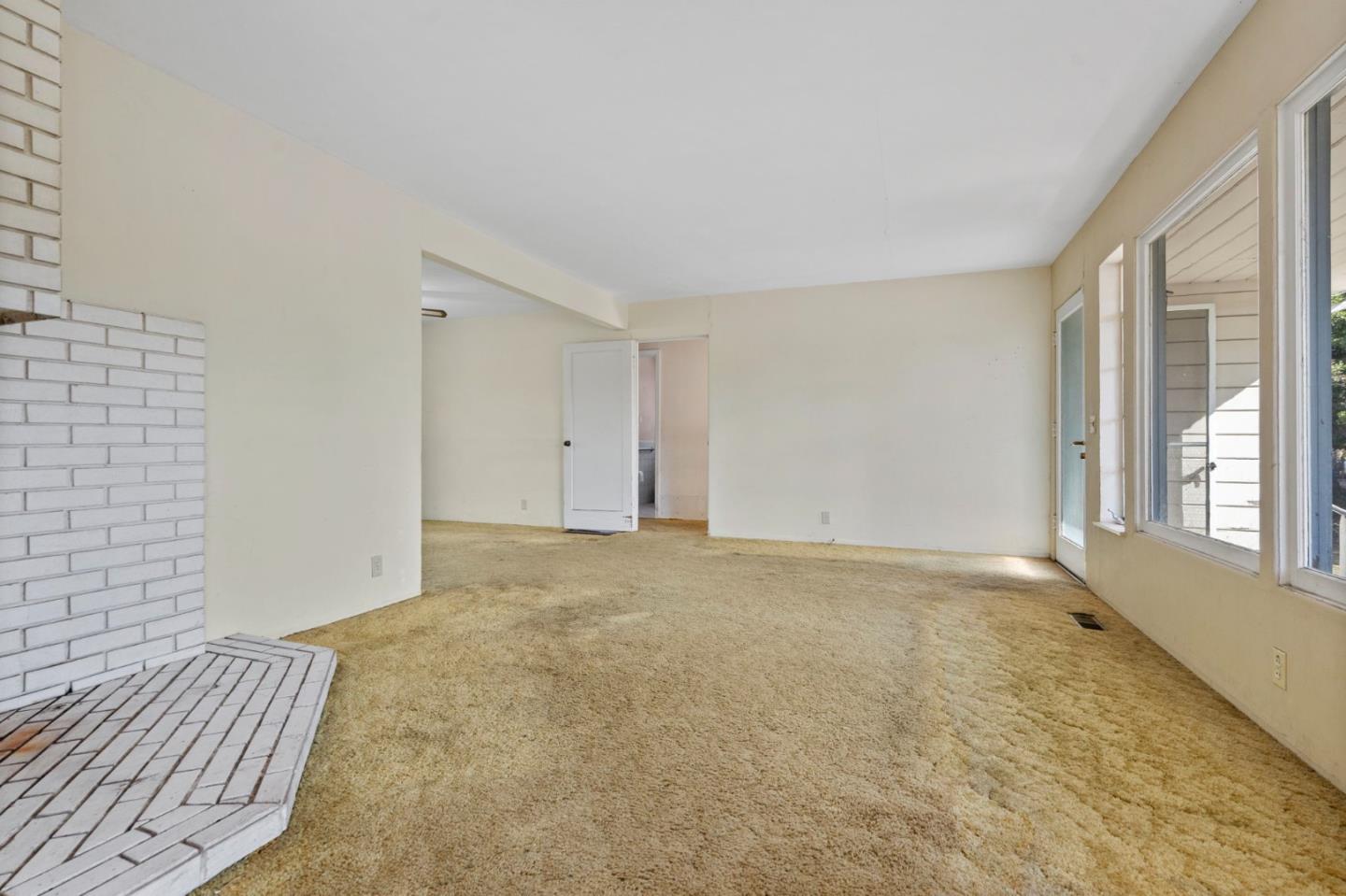 Detail Gallery Image 9 of 37 For 2326 Buena Vista Ave, Belmont,  CA 94002 - 4 Beds | 2 Baths