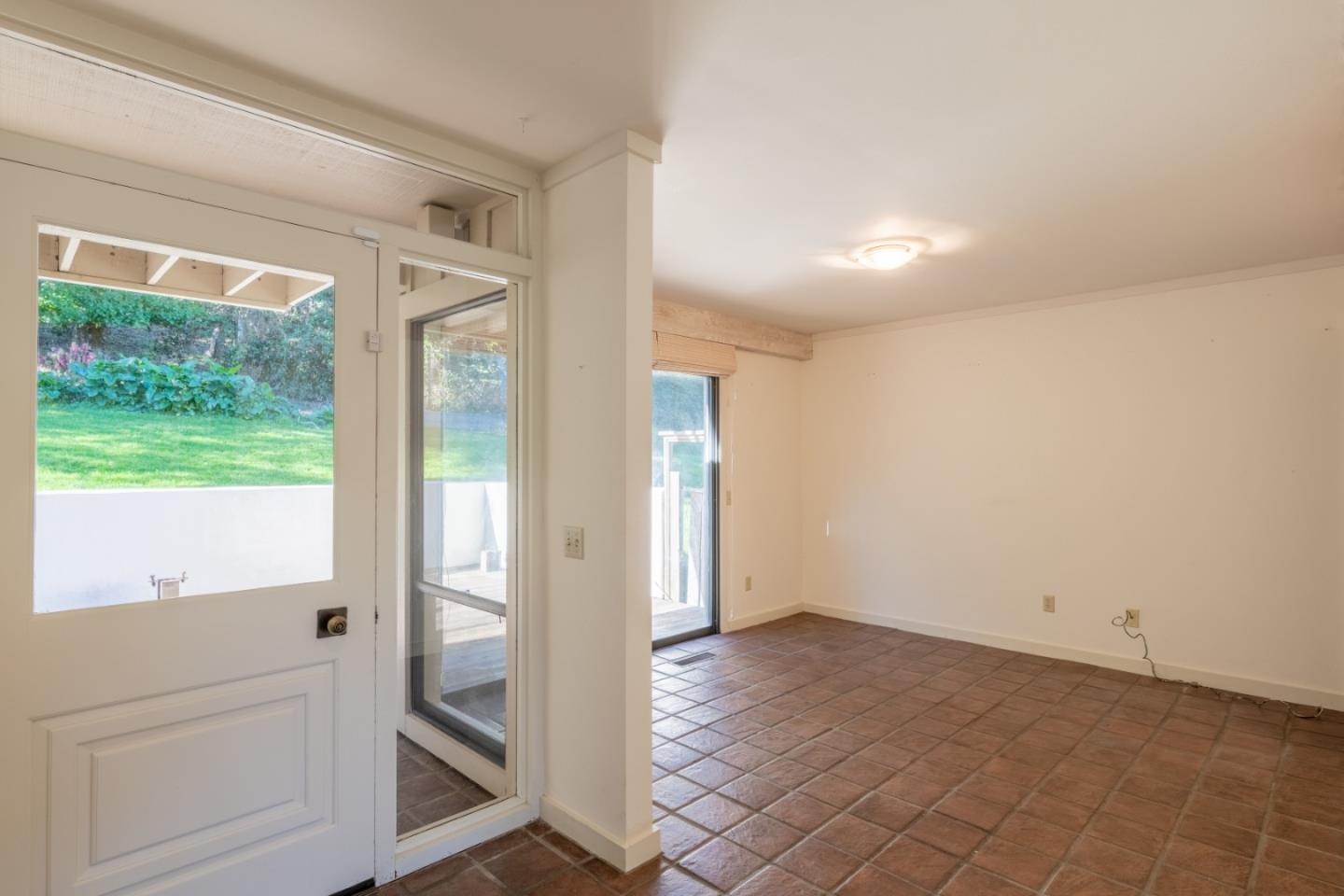 Detail Gallery Image 15 of 41 For 9665 Willow Ct, Carmel Valley,  CA 93923 - 3 Beds | 3/1 Baths