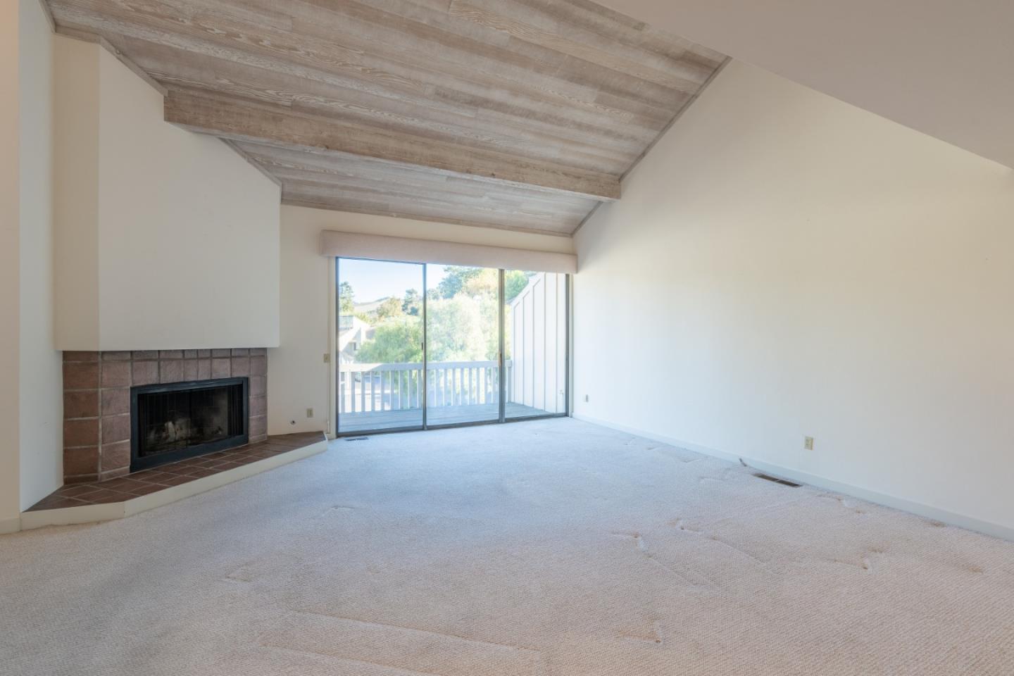 Detail Gallery Image 5 of 41 For 9665 Willow Ct, Carmel Valley,  CA 93923 - 3 Beds | 3/1 Baths