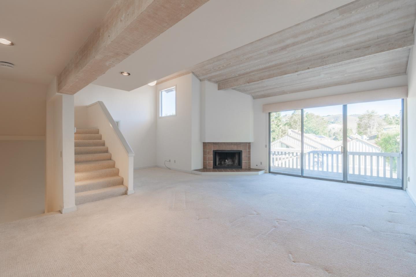 Detail Gallery Image 6 of 41 For 9665 Willow Ct, Carmel Valley,  CA 93923 - 3 Beds | 3/1 Baths