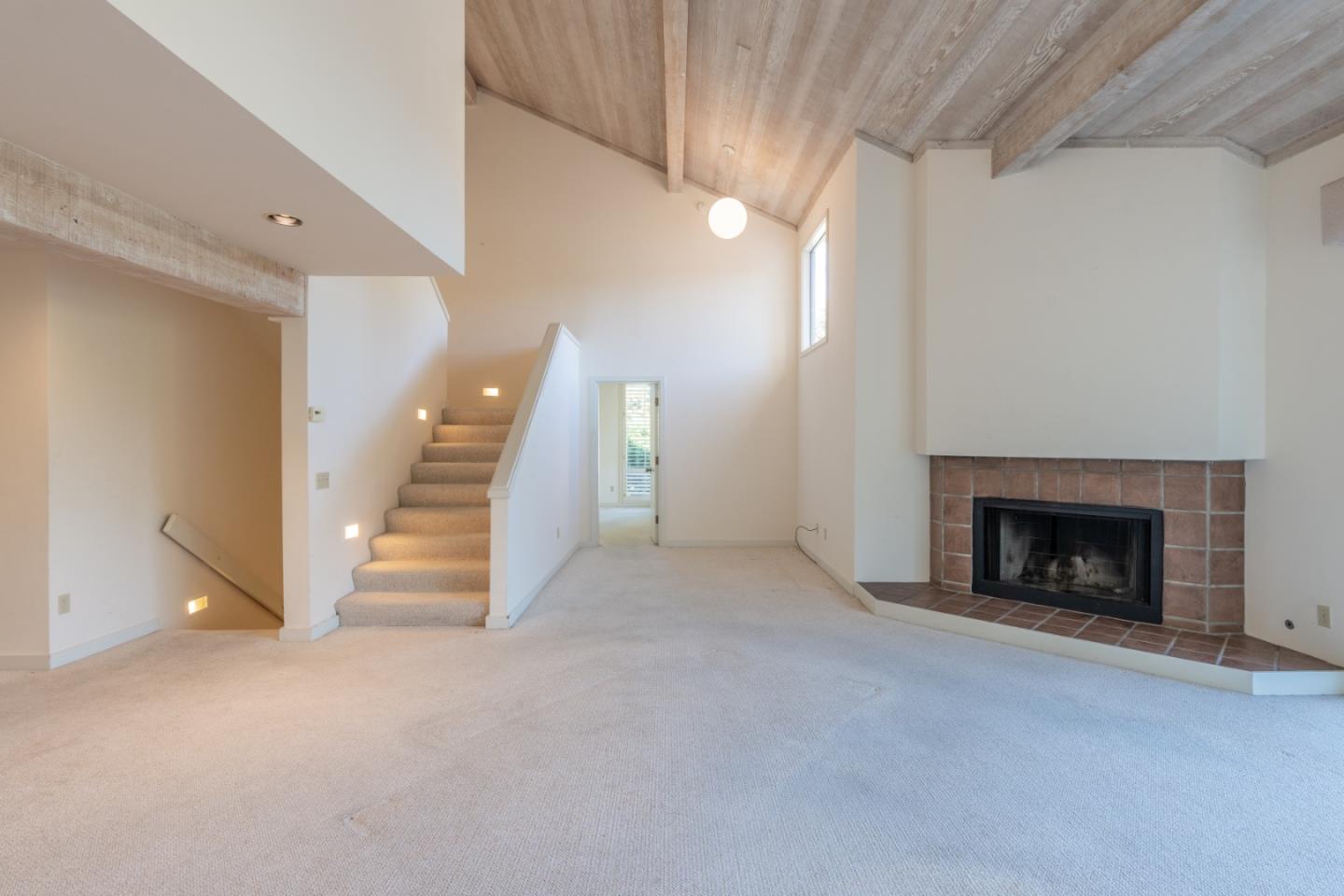 Detail Gallery Image 7 of 41 For 9665 Willow Ct, Carmel Valley,  CA 93923 - 3 Beds | 3/1 Baths