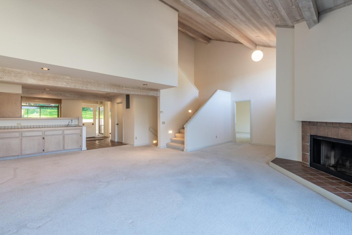 Detail Gallery Image 8 of 41 For 9665 Willow Ct, Carmel Valley,  CA 93923 - 3 Beds | 3/1 Baths