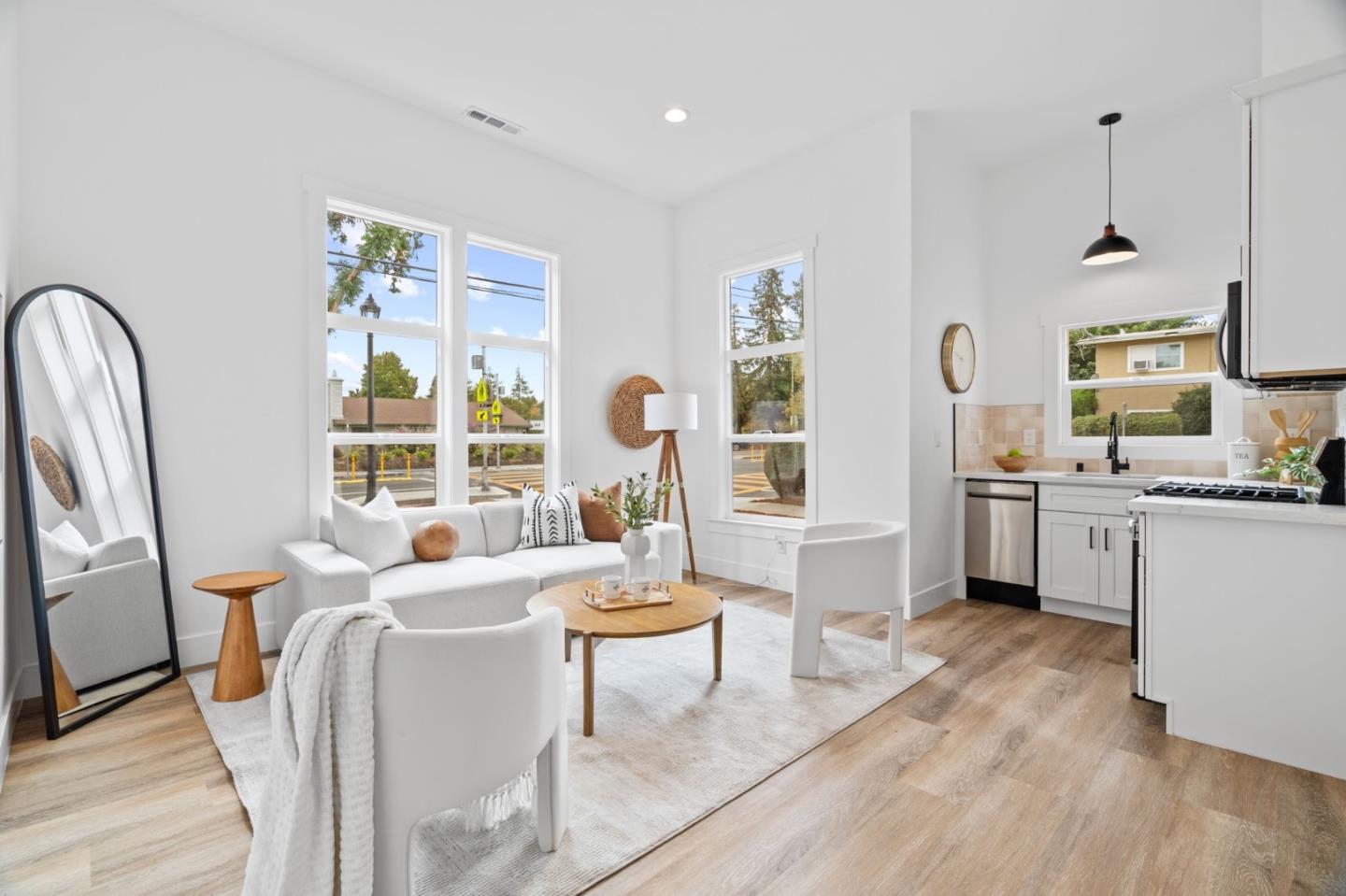 Detail Gallery Image 3 of 37 For 396 S 18th St, San Jose,  CA 95116 - – Beds | – Baths